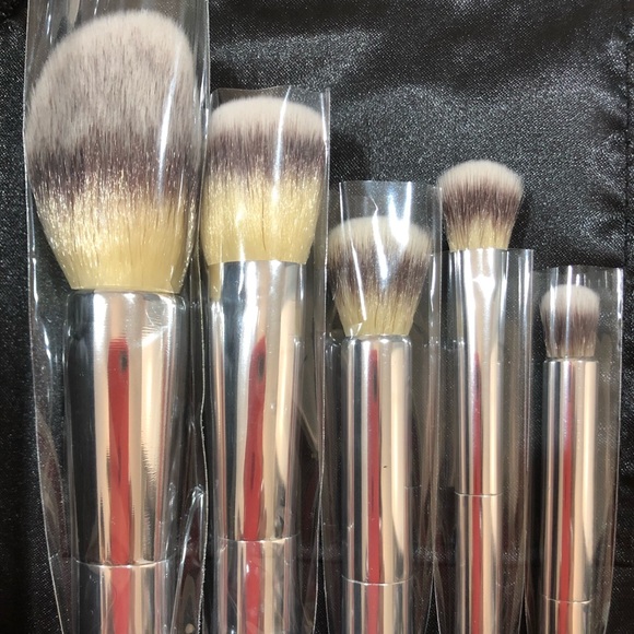 It brushes from Ulta - Picture 3 of 8